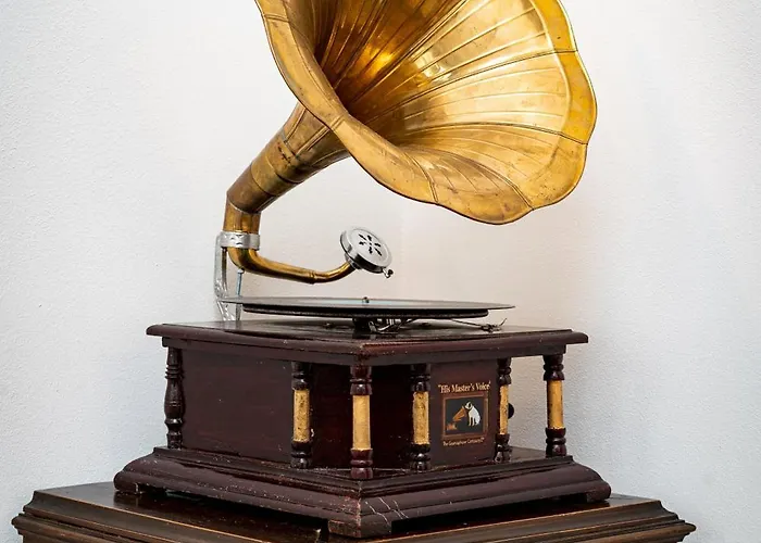 Royal Center Palace *