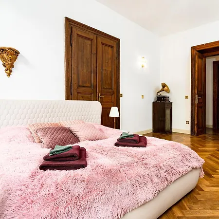 Royal Center Palace Apartman Prága
